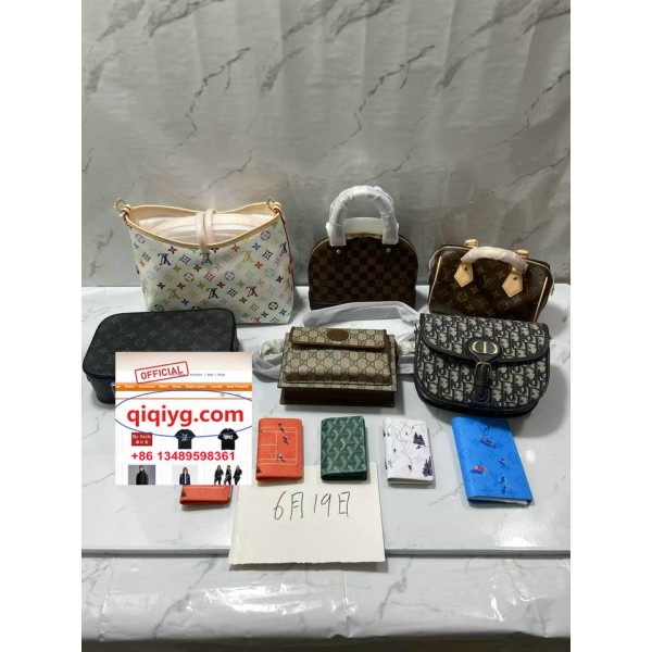 qiqiyg.com whatsapp:+8613489598361 Sacs à main et vêtements de mode en gros Darcy-yupoo Topk8-65