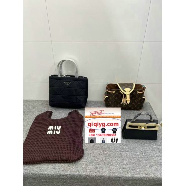 qiqiyg.com whatsapp:+8613489598361 Sacs à main et vêtements de mode en gros Darcy-yupoo Topk8-82