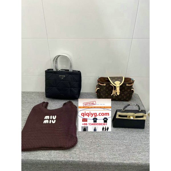 qiqiyg.com whatsapp:+8613489598361 Sacs à main et vêtements de mode en gros Darcy-yupoo Topk8-82