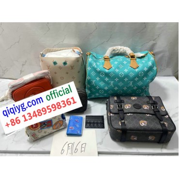 qiqiyg.com whatsapp:+8613489598361 Sacs à main et vêtements de mode en gros Darcy-yupoo Topk8-102