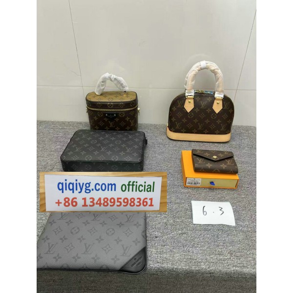 qiqiyg.com whatsapp:+8613489598361 Sacs à main et vêtements de mode en gros Darcy-yupoo Topk8-125