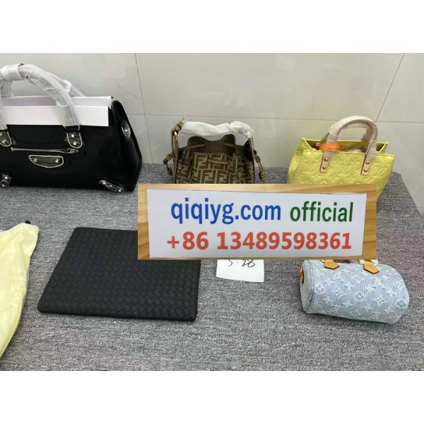 qiqiyg.com whatsapp:+8613489598361 Sacs à main et vêtements de mode en gros Darcy-yupoo Topk8-145